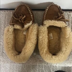 L.L. Bean Womens Tan Slippers